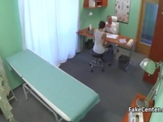 苗条 deity 性交 surgeon 在 医院