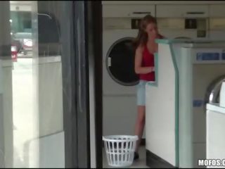 Tugjob vardır eğlence tıbbi ve sigara