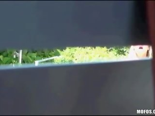 Stupendous ýaşlar eskort screams with joy