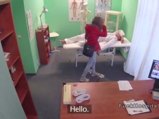 苗条 病人 醒来 向上 和 乱搞 主