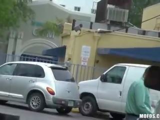 Akrobatik kırmızı amlı sarılı yanıp sönen ve ipek