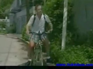 兄 と シスター 次 事 右 後に 学校 00