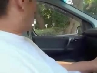 Tímida lassie molested em carro