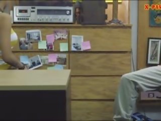 Черни youth pawns негов gfs путка и прикован при на pawnshop