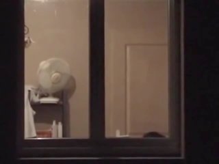 لي شهواني الجيران عرض الثدي - نافذة بصاصة