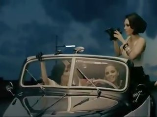 Gilrs desirable penis di belahan dada - serebro- ne vremya
